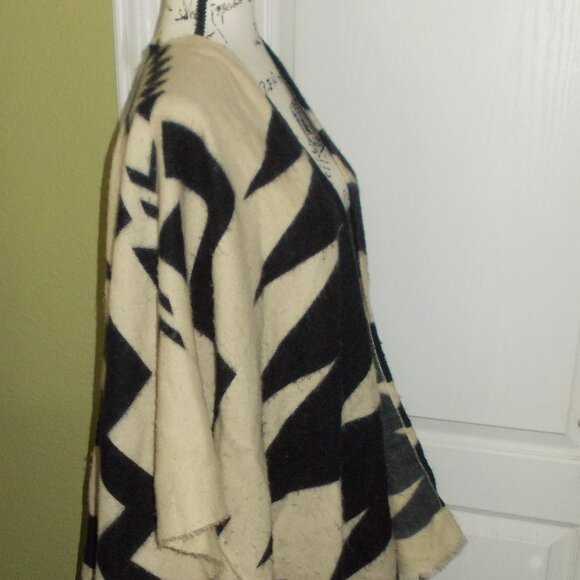 Billabong Boho Tribal Open Wrap - Picture 3 of 4